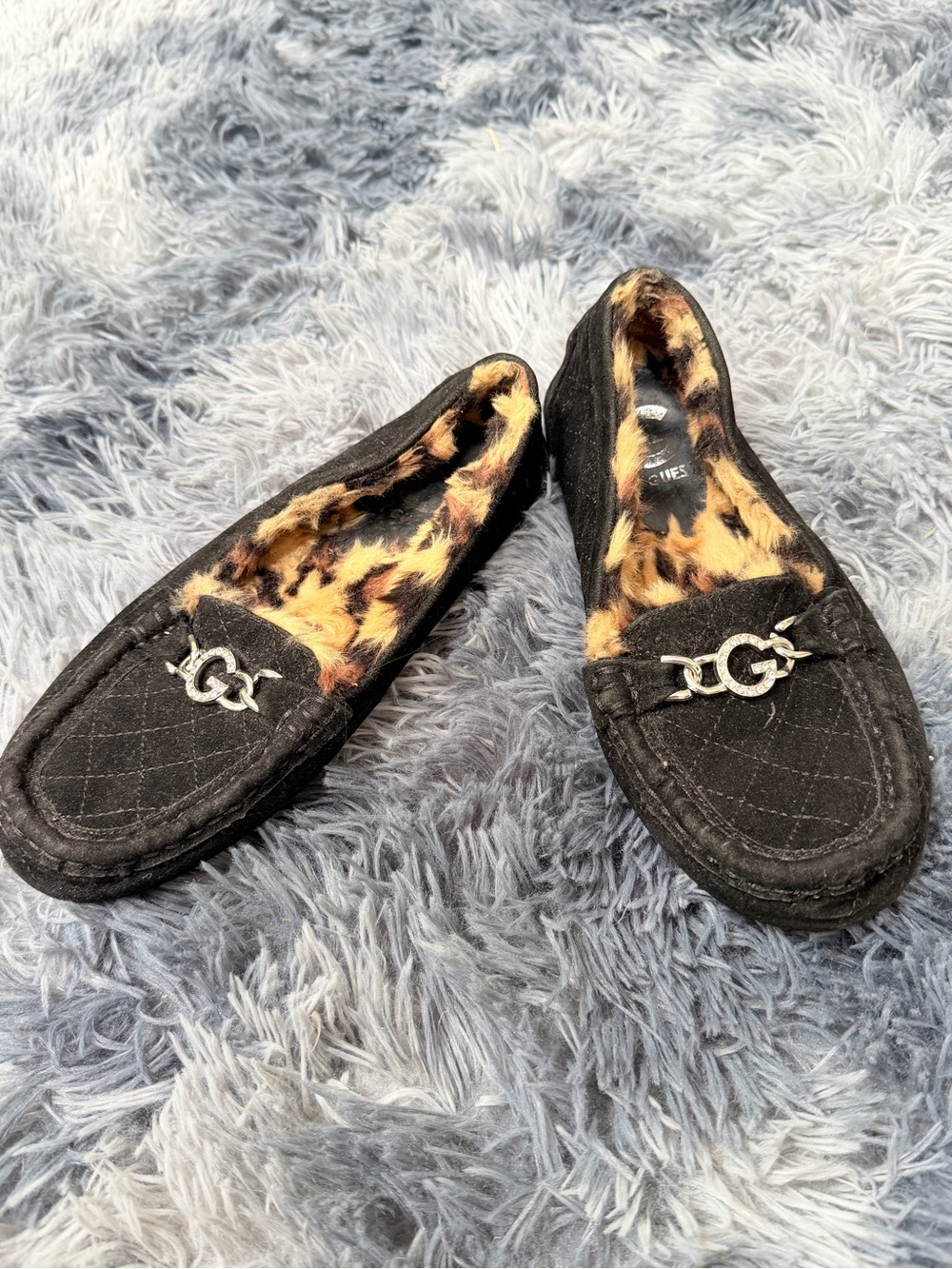 G by Guess Black Quilted Slip-On Loafers Leopard Faux-Fur Lining size 7 mobwife